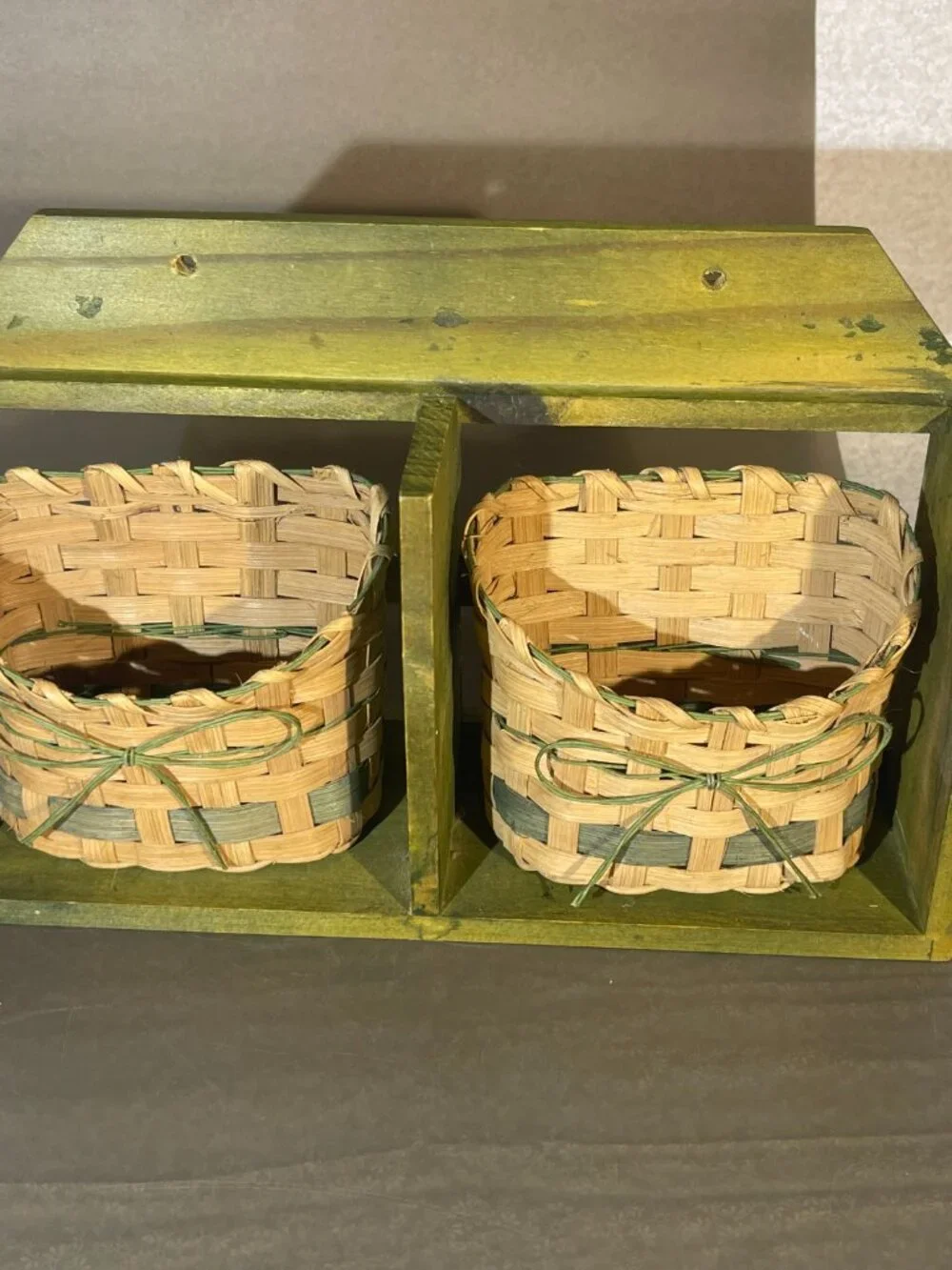 Vintage Green Wooden Shelf With 2 Woven Wicker Baskets (2041)